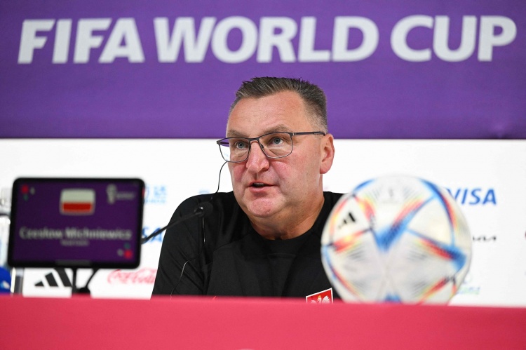 波兰主帅：首发阵容并不是固定的，在立陶宛身上拿分并不容易