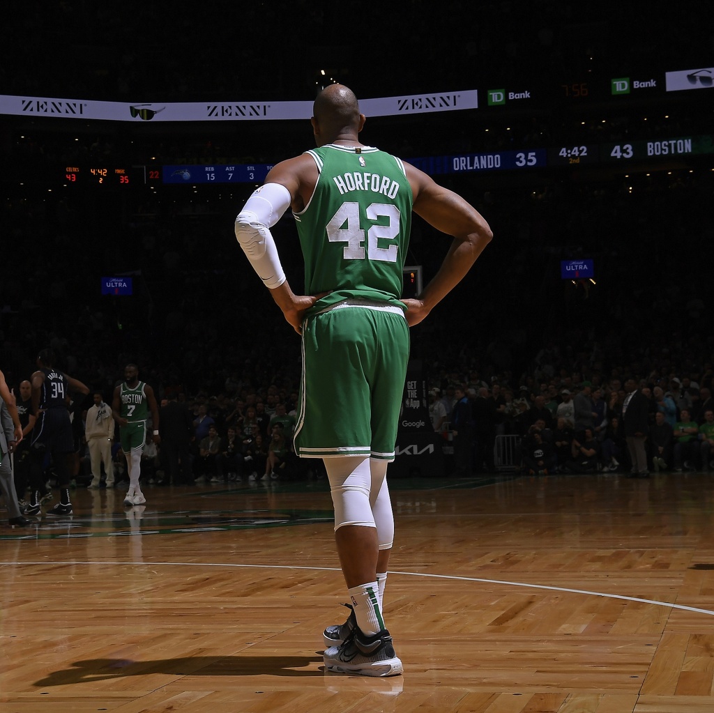 科尔：霍福德能融入任何阵容 他的领袖气质也能弥补卢尼的缺失